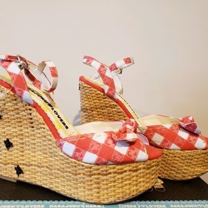 Harajuku Lovers 9.5 red picnic shoes w/ants